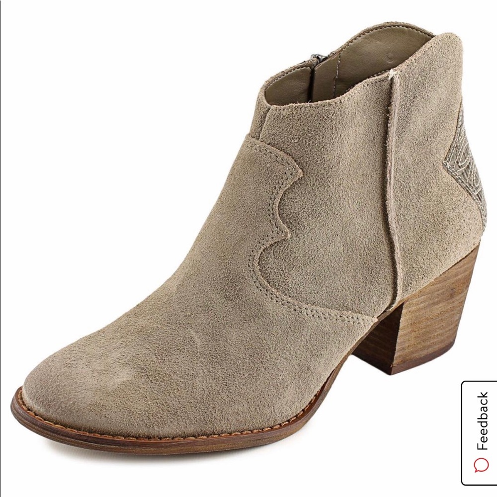 Boots - Picture 5 of 5